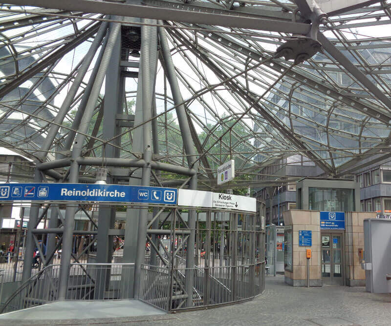 Eingang Reinoldikirche U-Bahn